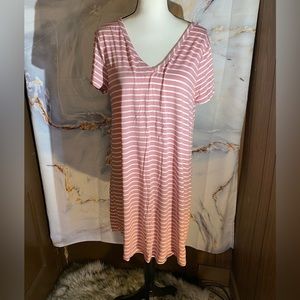 3/$20 Duetime Maternity T-shirt dress size large